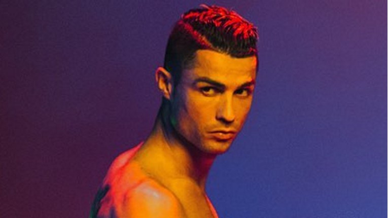 VIDEO Golišavi Cristiano Ronaldo reklamira gaće