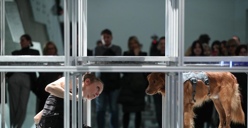 Umjetnica koja redovito šokira domaću desnicu u Zagrebu izvela performans sa psom