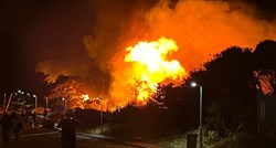 Lokaliziran veliki požar kod Zrća, gasio ga i kanader. Klubovi evakuirali goste