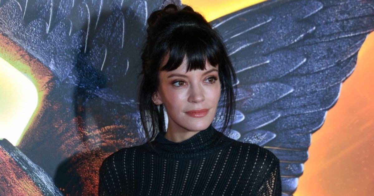 Lily Allen na premijeru predstave u Londonu došla u poluprozirnoj haljini
