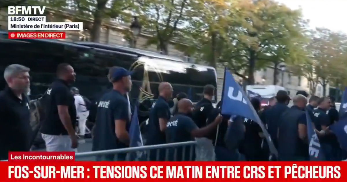 Francuski policajci prosvjedovali u Parizu zbog loših uvjeta rada