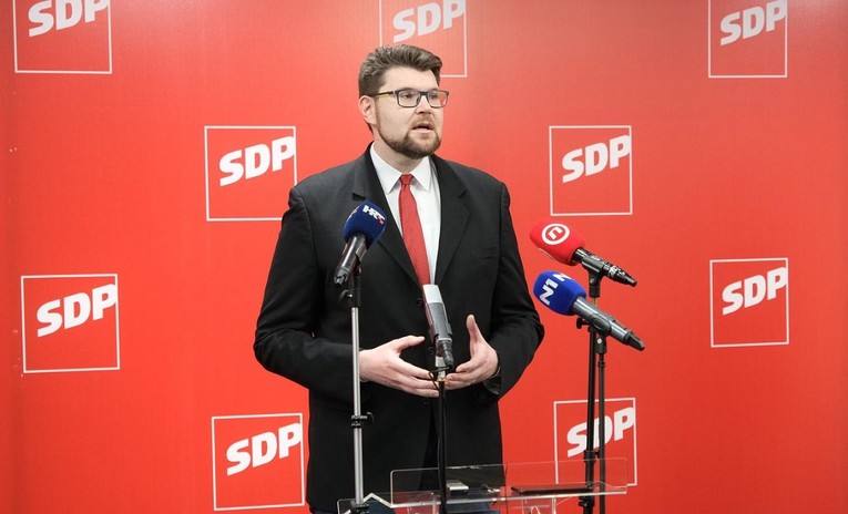 SDP: Vlada je potrošena i treba otići
