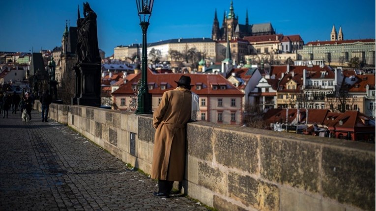 Češka odustala od otvaranja trgovina: "Situacija nije dobra, britanski soj se širi"