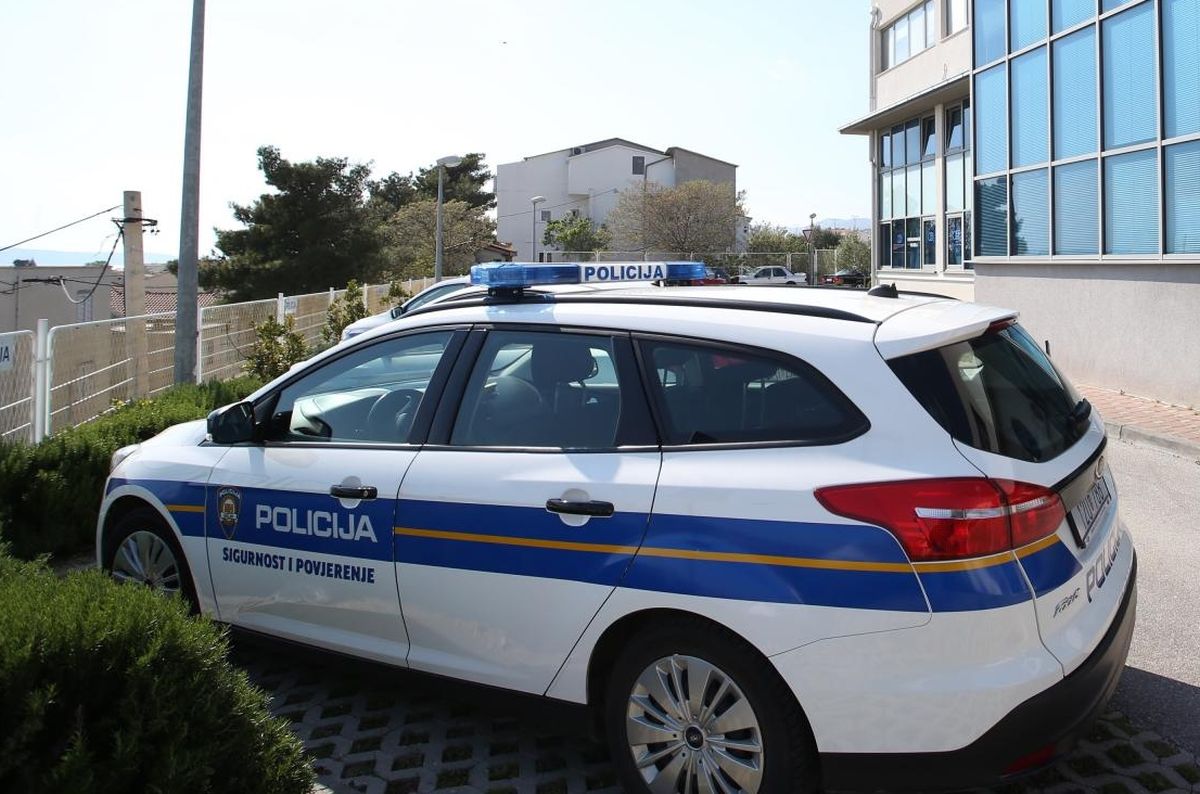 U Dubrovniku pljunuo i gurnuo djevojku, ona ga prijavila