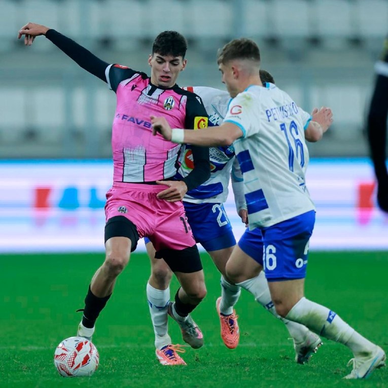 Osijek s igračem manje izborio remi protiv Lokomotive i pobjegao s dna ljestvice