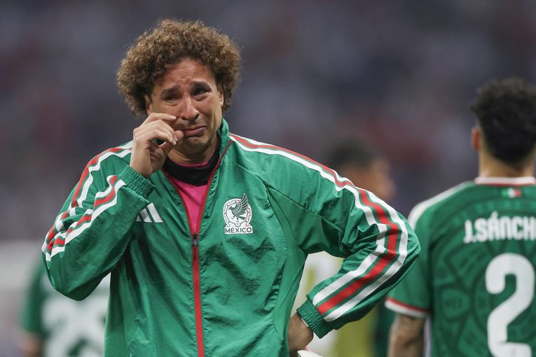 Guillermo Ochoa u suzama završio karijeru nakon ispadanja s SP-a