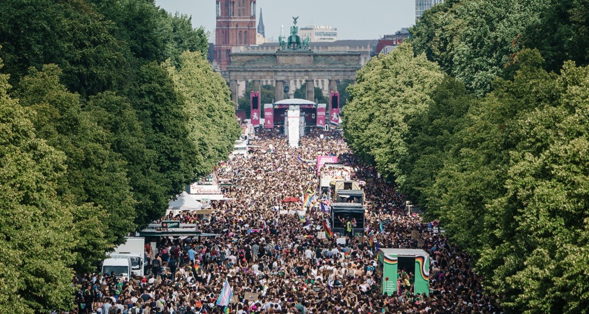 150.000 ljudi na Prideu u Berlinu: "Ujedinjeni u ljubavi. Protiv mržnje i rata"