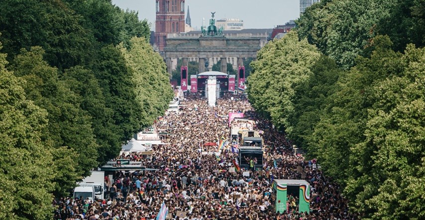 150.000 ljudi na Prideu u Berlinu: "Ujedinjeni u ljubavi. Protiv mržnje i rata"