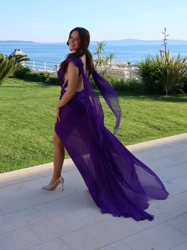 Osvanule fotke Thompsonove kćeri Dive (18) na maturalnoj