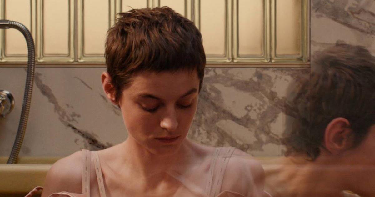 Miu Miu revija otkrila jesenski trend. U modi su - frizure "za baku"