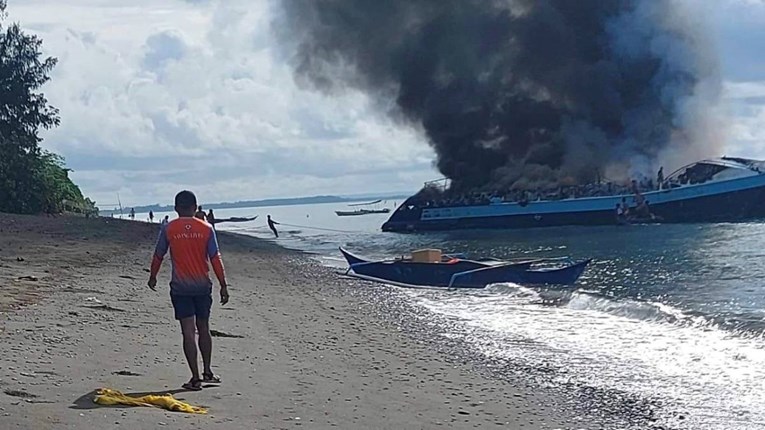 FOTO Požar na putničkom trajektu na Filipinima: Najmanje sedmero mrtvih