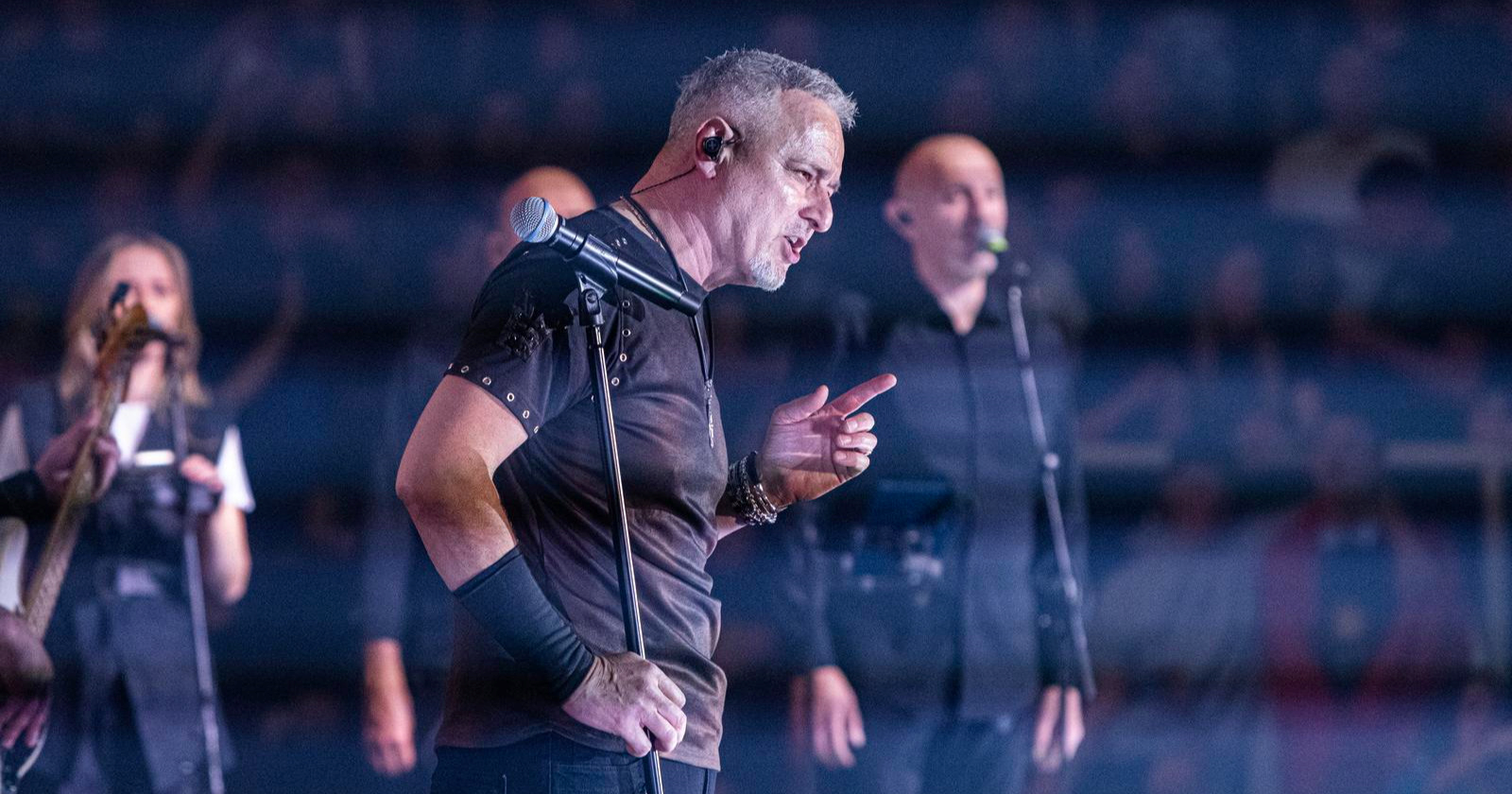 FOTO Thompson nastupio u Širokom Brijegu, pale su i zaruke na pozornici