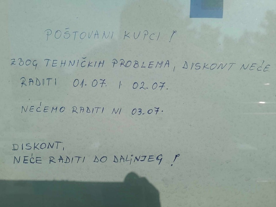 Natpis s jedne trgovine u Dalmaciji nasmijao Fejs: "Tako se radi, malo po malo"