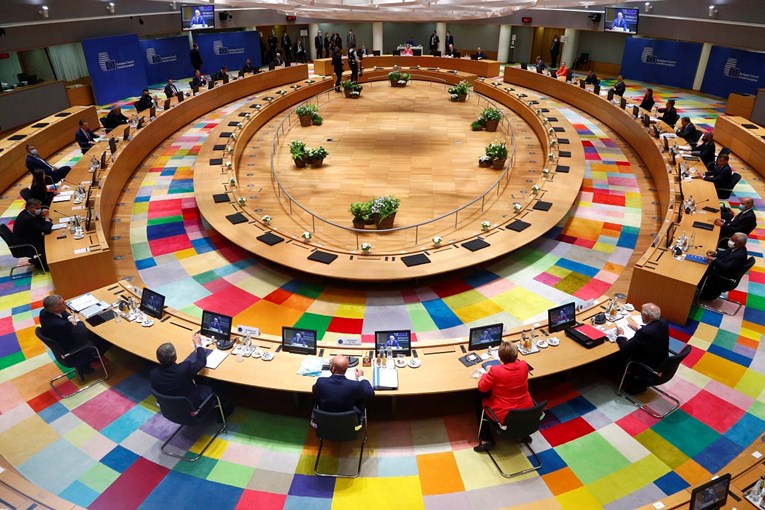 Nastavak samita EU u subotu, Nizozemska blokira dogovor