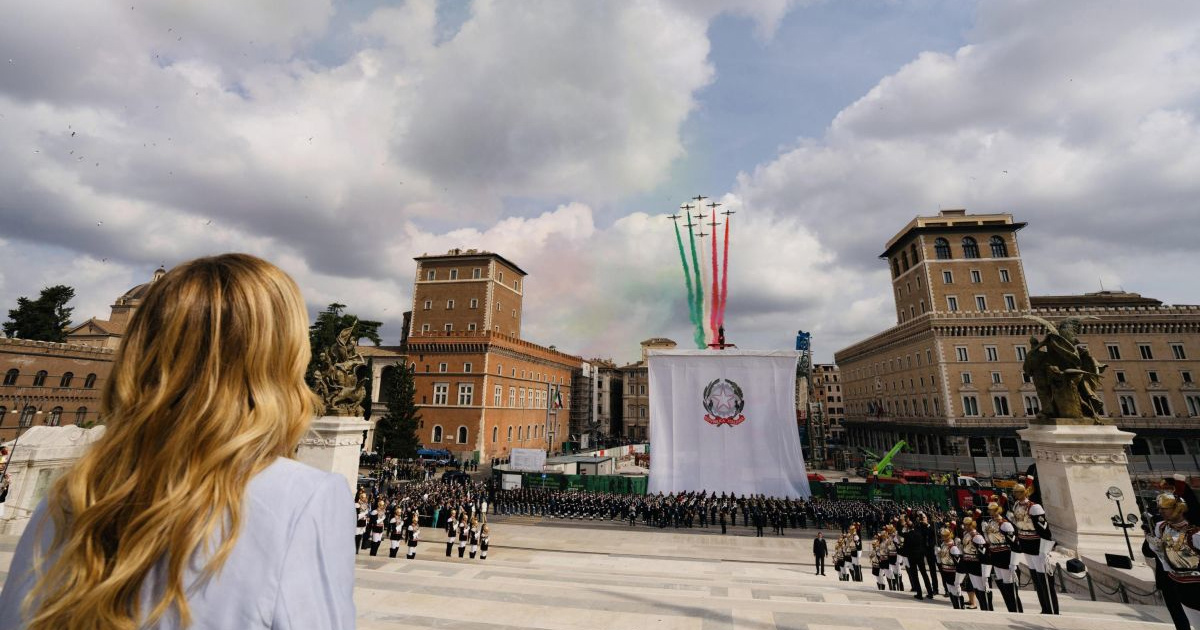 FOTO Italija velikom vojnom paradom proslavila 80. obljetnicu republike