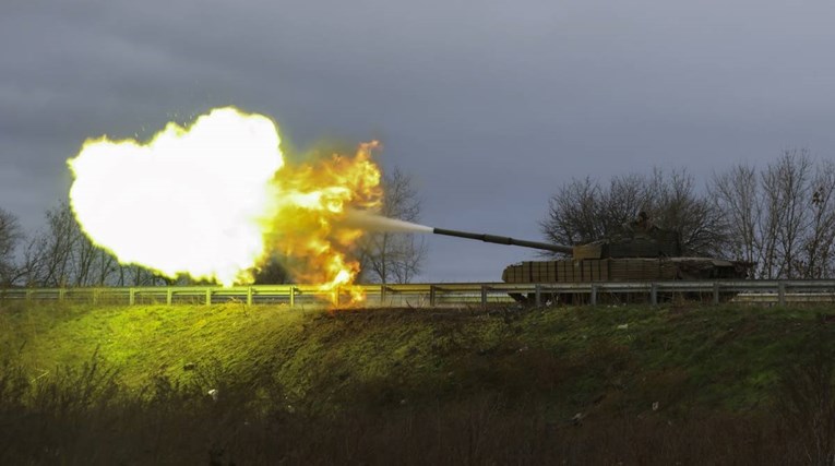Rusija o britanskom slanju tenkova Ukrajini: Gase vatru benzinom, bit će više žrtava