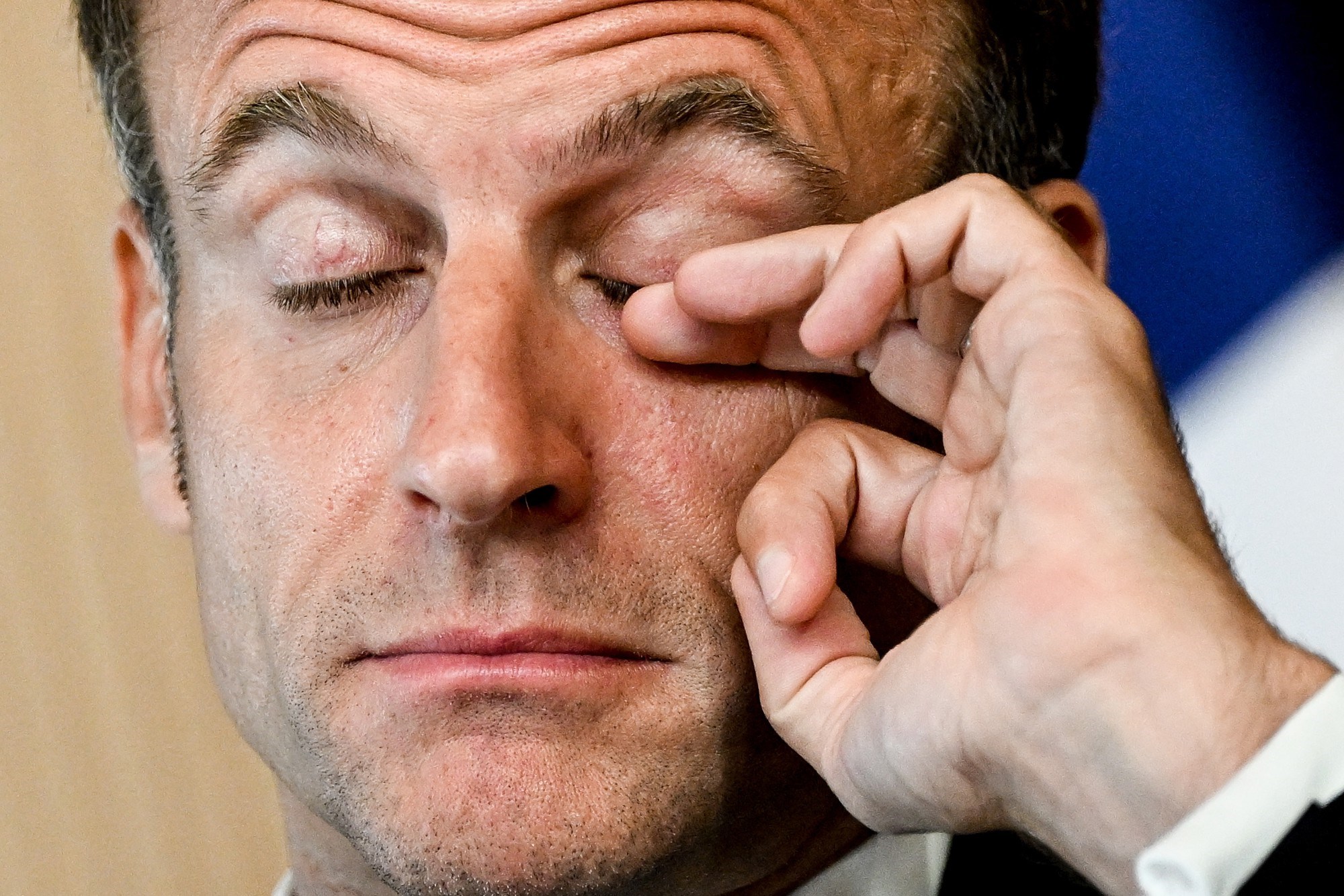 Macronu počinje teći ključnih 48 sati. Može li se spasiti?