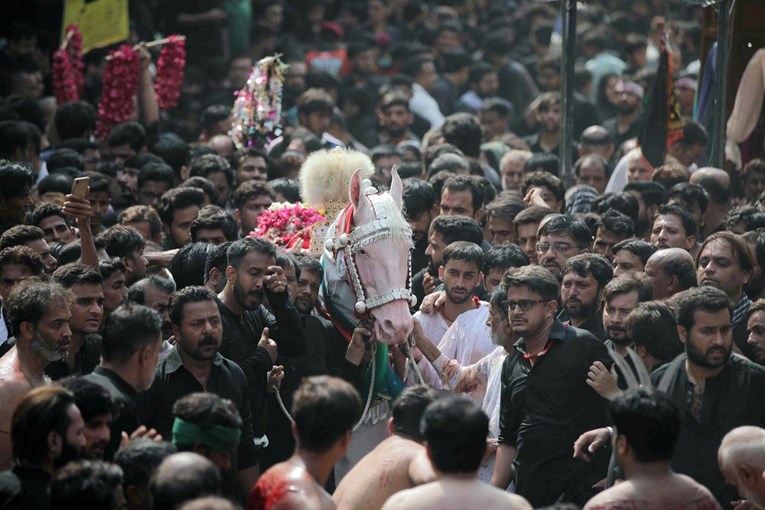 U Pakistanu se na vjerskom skupu okupilo 100.000 muslimana, sad su po cijeloj zemlji