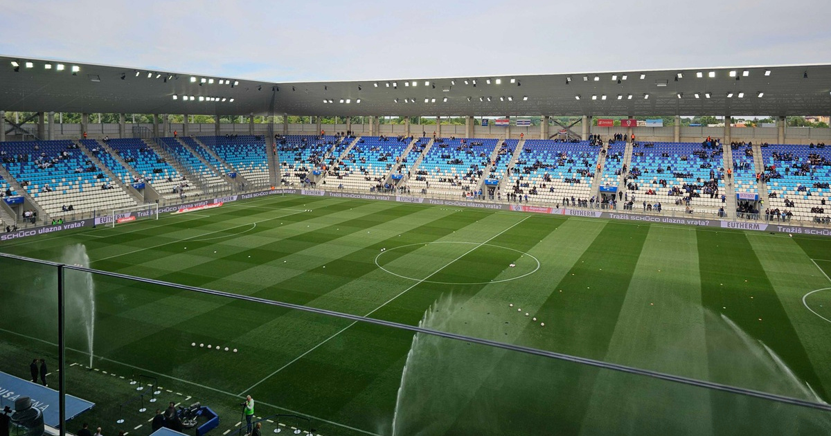 OD 18:00 Stigli sastavi za finale Kupa. Bakljada i pjesma Boysa ispred stadiona
