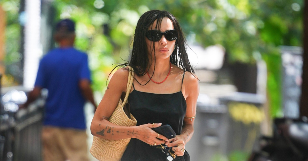 Zoë Kravitz nosi cipele koje su idealne nakon sandala, a prije čizama