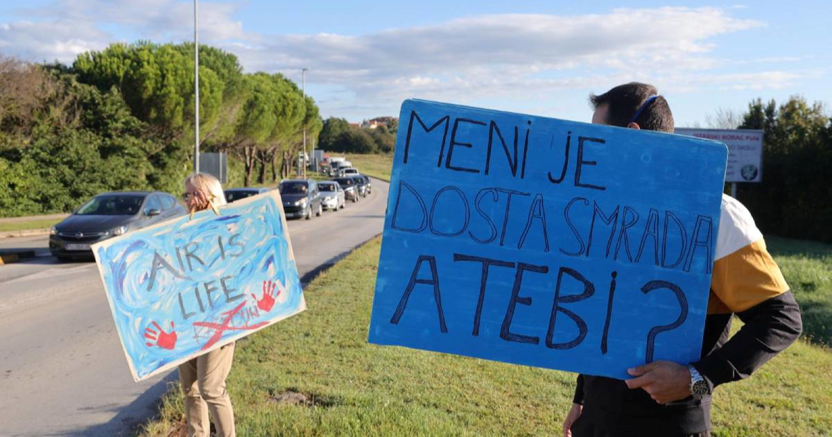 Prosvjed u Poreču i Rovinju: "Smrad iz komunalnog poduzeća ne prestaje"