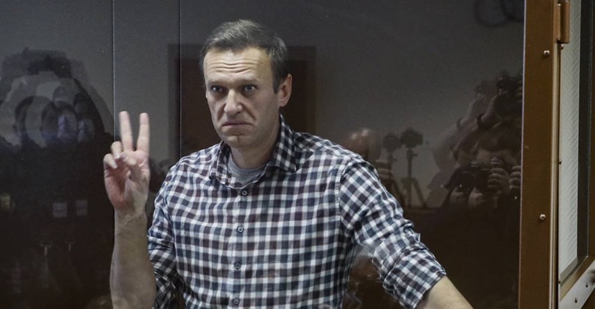 Izvestija: Navalni je prebačen u bolnicu zbog moguće respiratorne bolesti