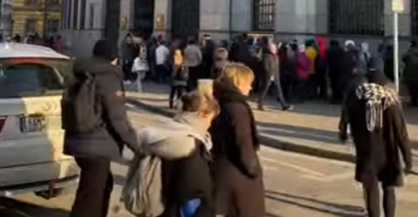 Tisuće Čeha čekale u redovima pred bankama zbog jedne novčanice