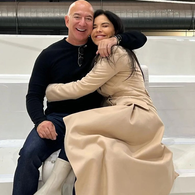 Poznato je što je Bezos poklonio Lauren za svadbu. Dar je vrijedan 3-5 mil. dolara
