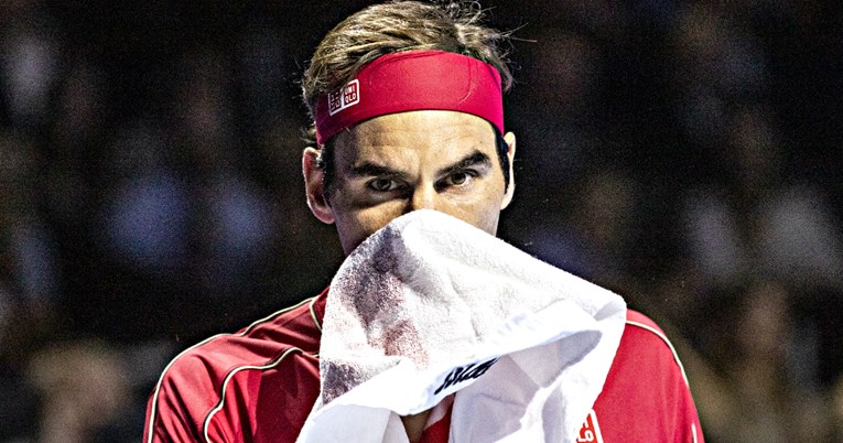 Federerov poraz od mladog Grka na Australian Openu proglašen senzacijom godine