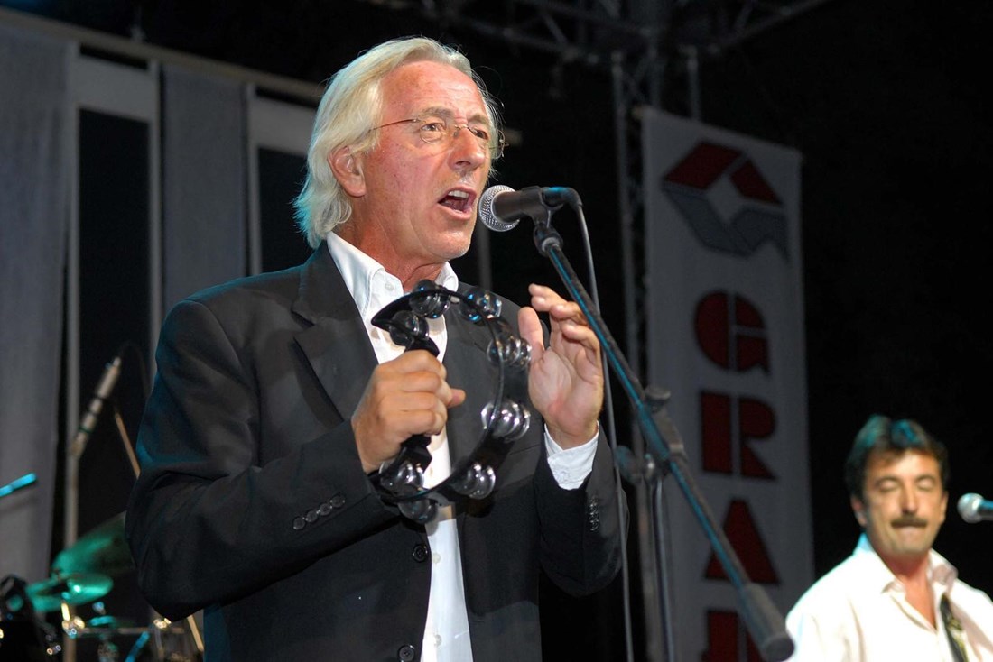 Imate li fotografije i snimke s Oliverom Dragojevićem? Sada ih možete donirati