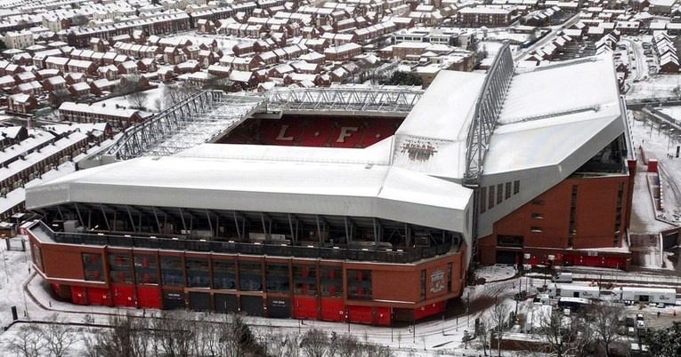 Snijeg zatrpao Liverpool. Derbi s Unitedom će se ipak igrati