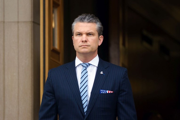 Ministar obrane SAD-a: Smanjujemo broj časnika, ostat ćemo najopasnija sila svijeta