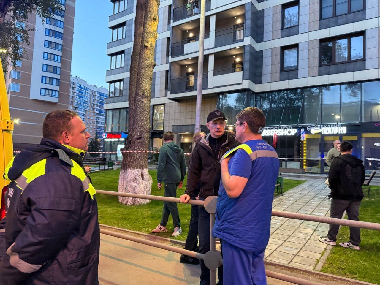 Ukrajinski dronovi zapalili rusko skladište nafte, izazvali požar u stambenoj zgradi