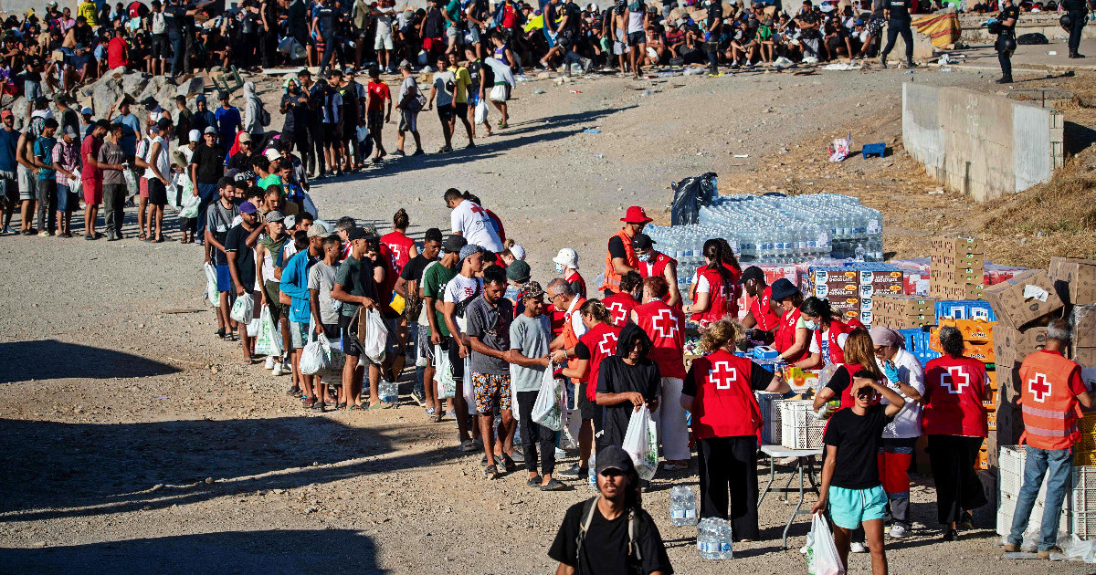 Tisuće migranata i dalje u Ceuti, ljudi spavaju bez toaleta i tuševa