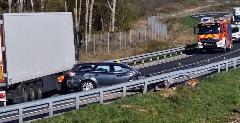 Zbog teške nesreće zatvorena karlovačka obilaznica, ozlijeđene tri osobe