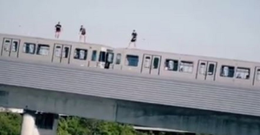 "Ludost": Trojica muškaraca snimljena kako se bacaju u Dunav s vlaka u pokretu