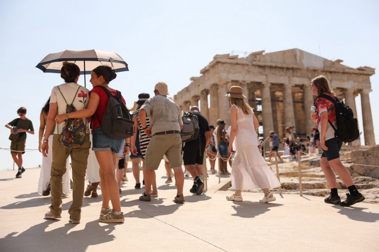 Grci traže uvođenje crne liste turista. "Želimo zaštitu od problematičnih gostiju"