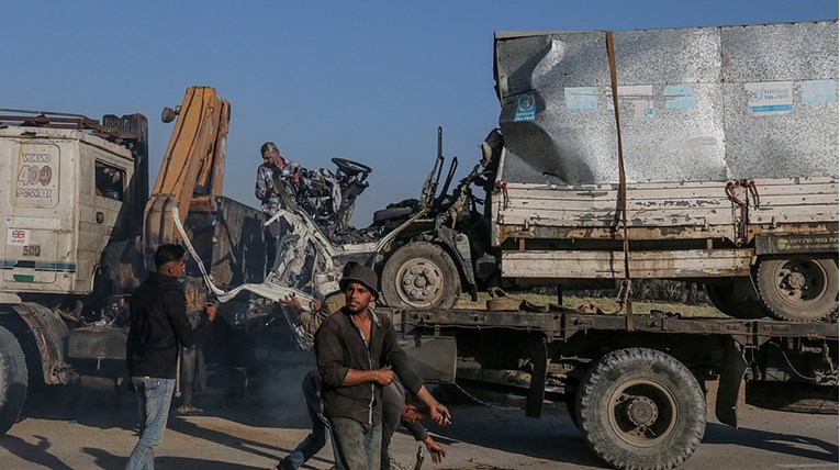 UN: Stotinu kamiona s humanitarnom pomoći za Palestince je opljačkano u Gazi