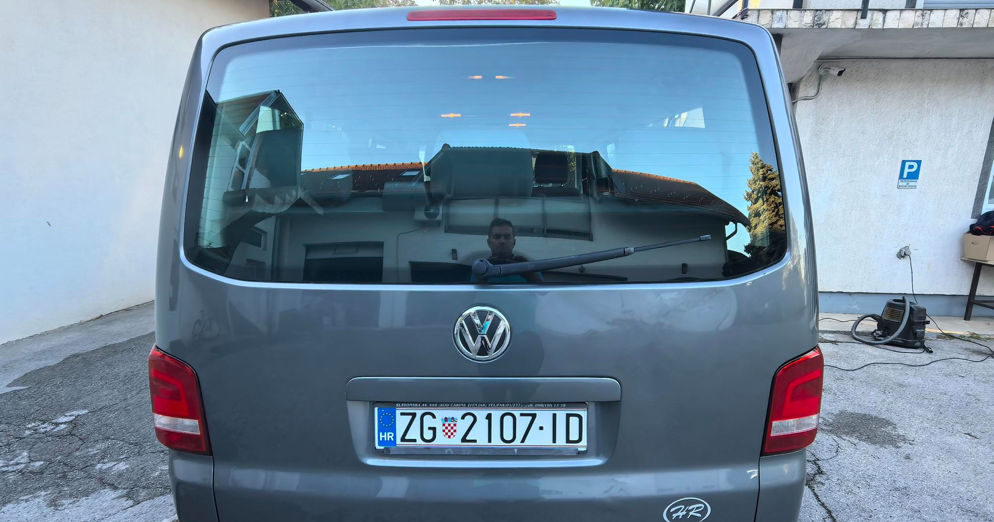 Najbolji auto oglasi: Prostrani VW Caravelle i očuvani Sportsvan