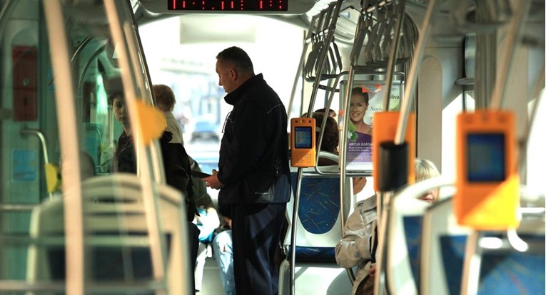 U ponedjeljak kreće punjenje besplatnih godišnjih karata ZET-a