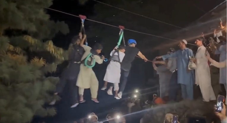 14 sati visjeli u žičari u Pakistanu: "Činilo se kao da smo na rubu vlastitog groba"