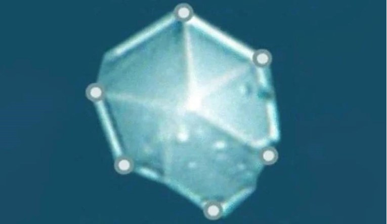 FOTO Nepoznata vrsta kristala pronađena u meteoritu koji je pao u Rusiji