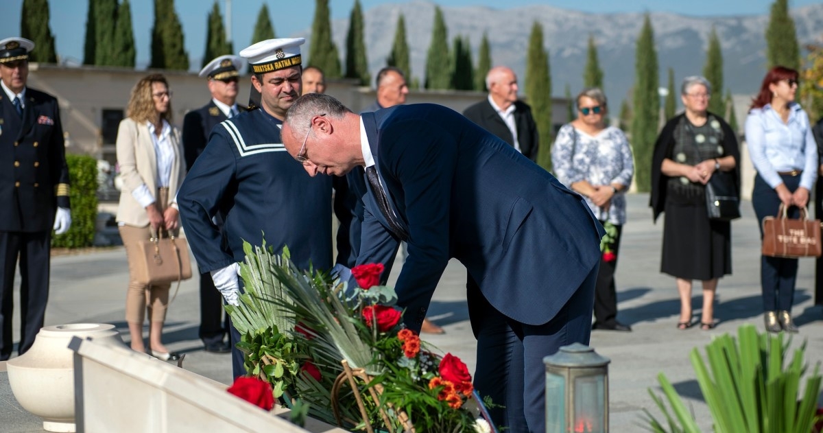 Puljak položio vijenac za branitelje: Oni su nam omogućili mir i slobodu