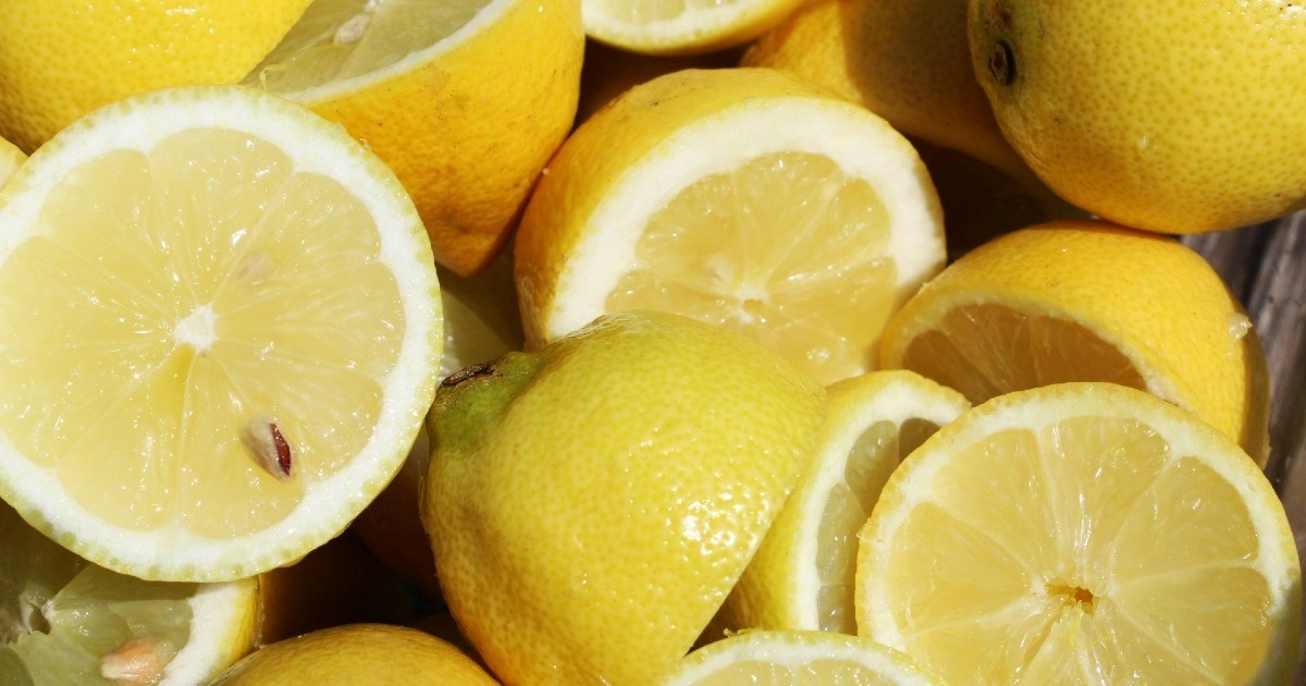 Četiri zdravstvene dobrobiti koje se povezuju uz svakodnevno konzumiranje limuna