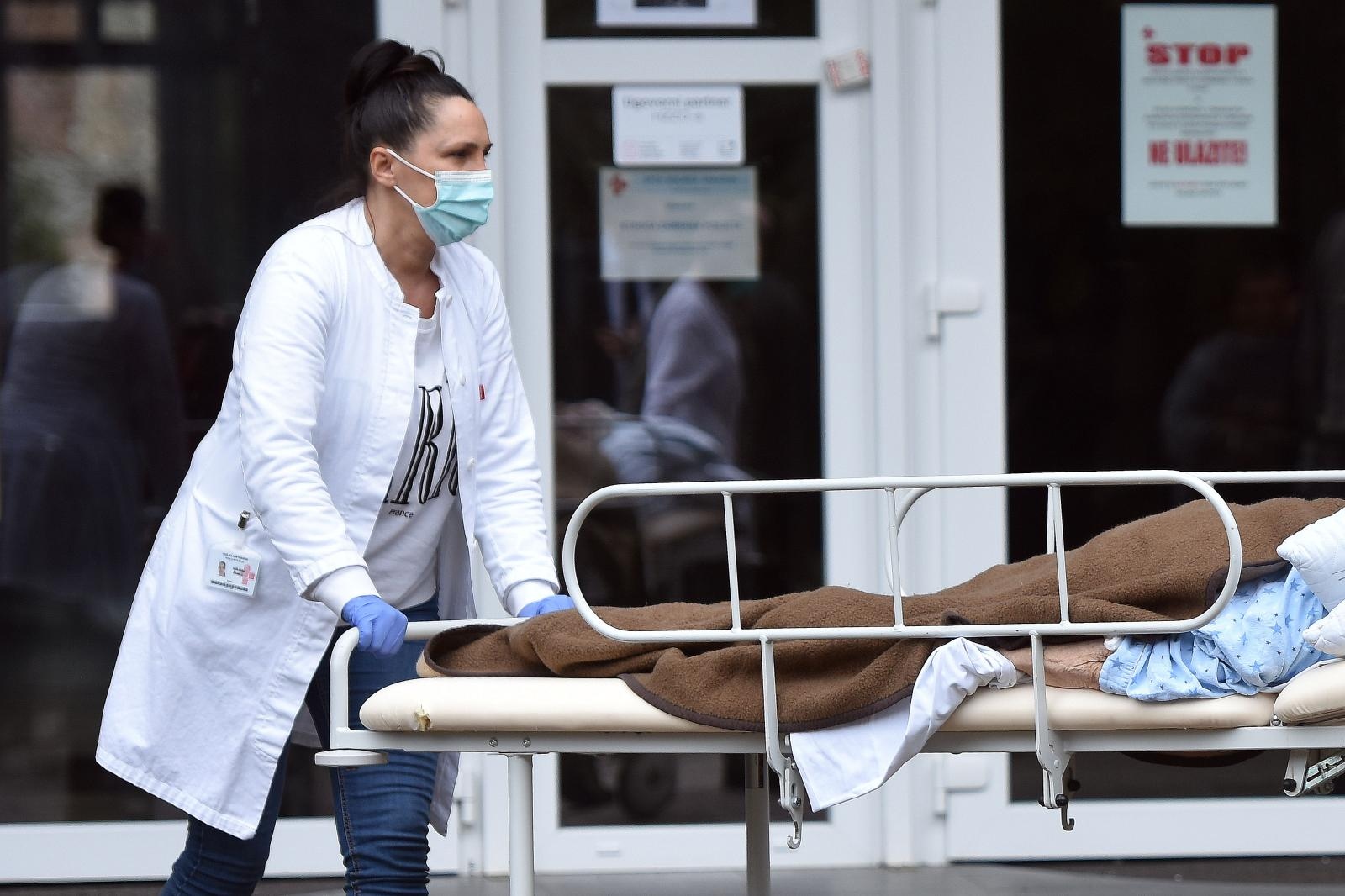 Tri nova u Varaždinu, jedan je ginekolog koji se s godišnjeg zaražen vratio u bolnicu