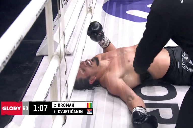 VIDEO Srpski borac strašno nokautiran letećim koljenom u borbi za svjetsku titulu