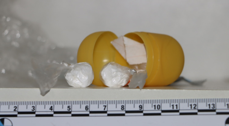 FOTO Policija pronašla hrpu droge u stanu u Zagrebu. Kokain skrivali u kinder jajetu