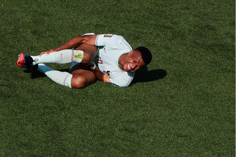 Mbappe ozlijedio gležanj koji mu je već teško stradao. Do polufinala su samo 4 dana