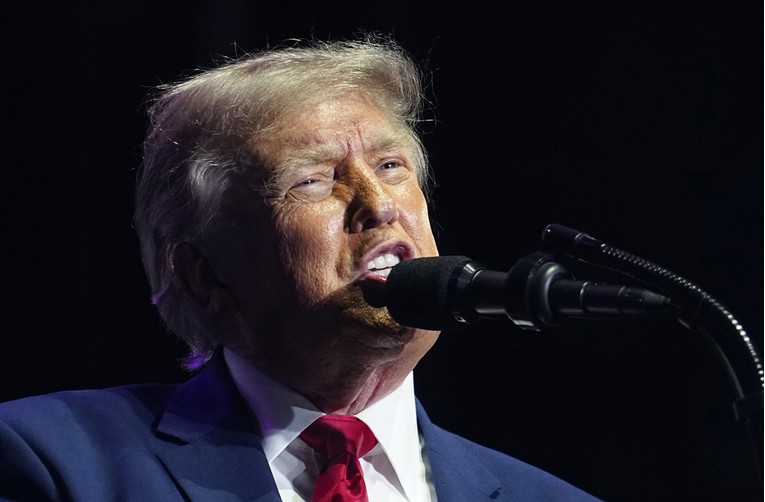 Vrhovni sud SAD-a dao Trumpu zeleno svjetlo za deportaciju 356.000 ljudi