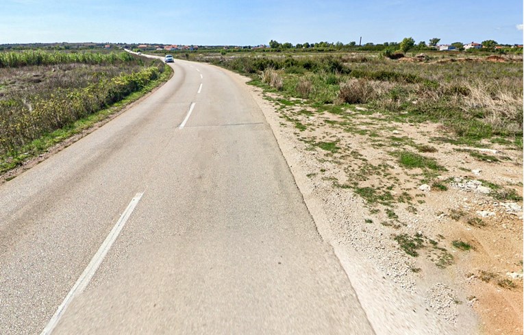 Kod Nina poginuo dječak (13). Vozio motocikl pa sletio s ceste